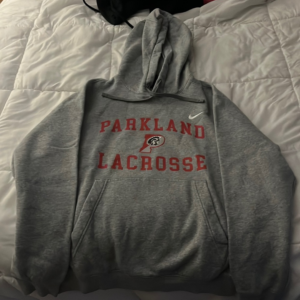 Gray Nike high school lacrosse sweatshirt - Size M